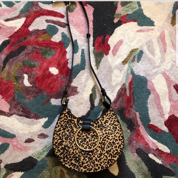Sold!❤Beautiful Shoulder strap Leopard Purse - Picture 2 of 3